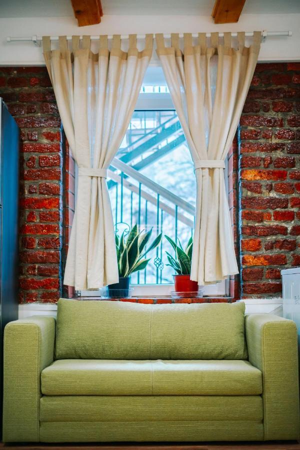 Kali Host Home Away From Home Târgu-Mureş エクステリア 写真