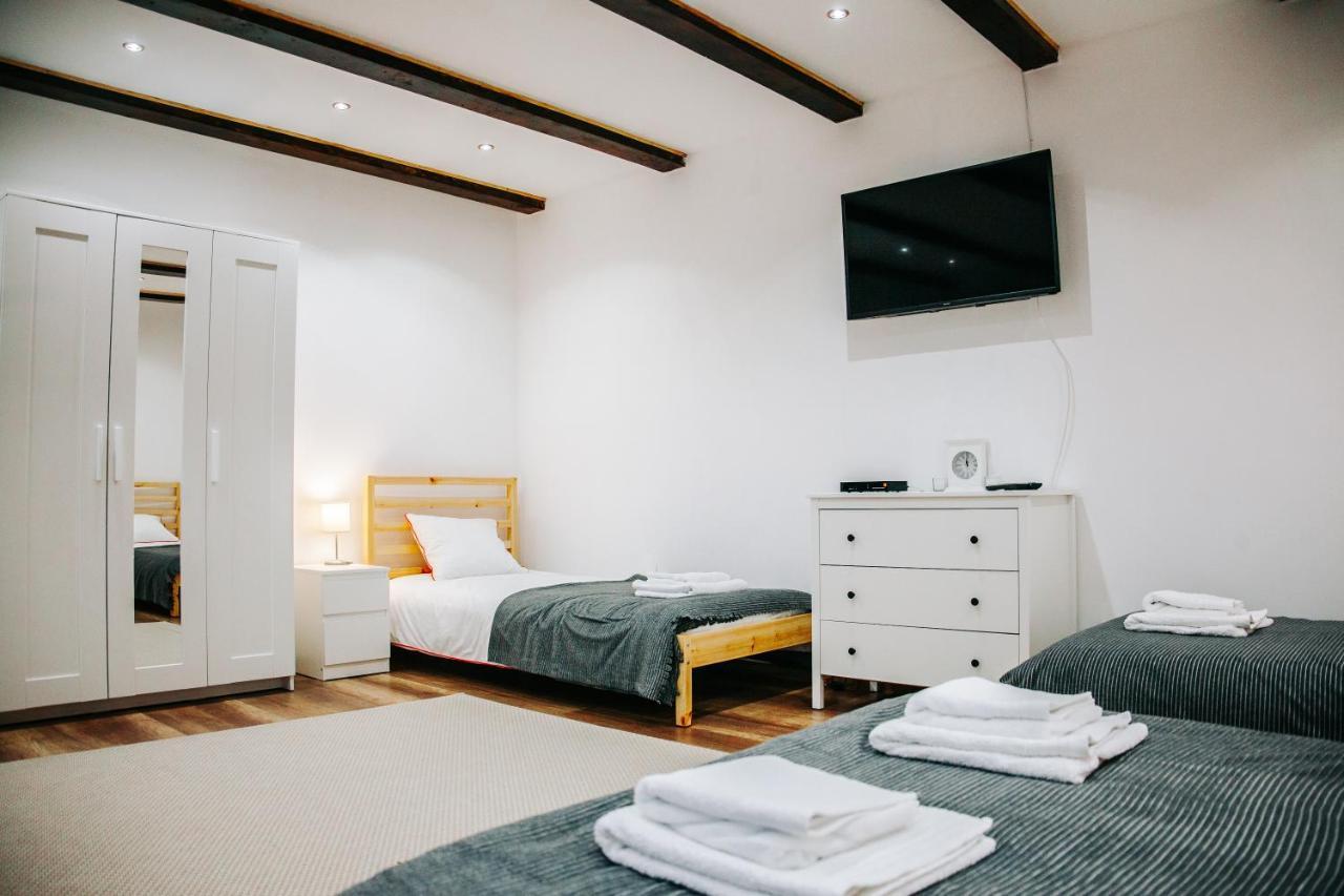 Kali Host Home Away From Home Târgu-Mureş エクステリア 写真