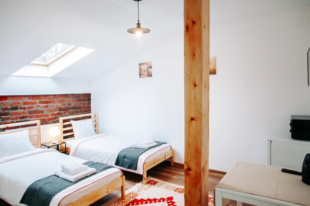 Kali Host Home Away From Home Târgu-Mureş エクステリア 写真