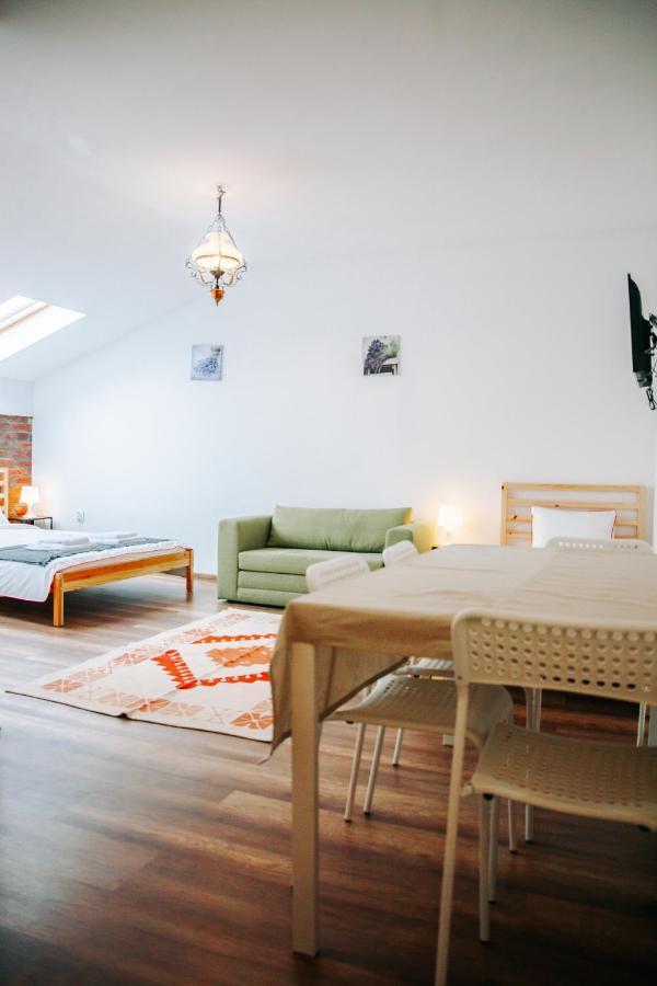 Kali Host Home Away From Home Târgu-Mureş エクステリア 写真