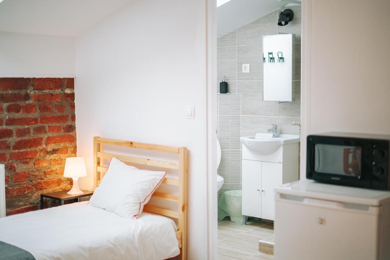Kali Host Home Away From Home Târgu-Mureş エクステリア 写真