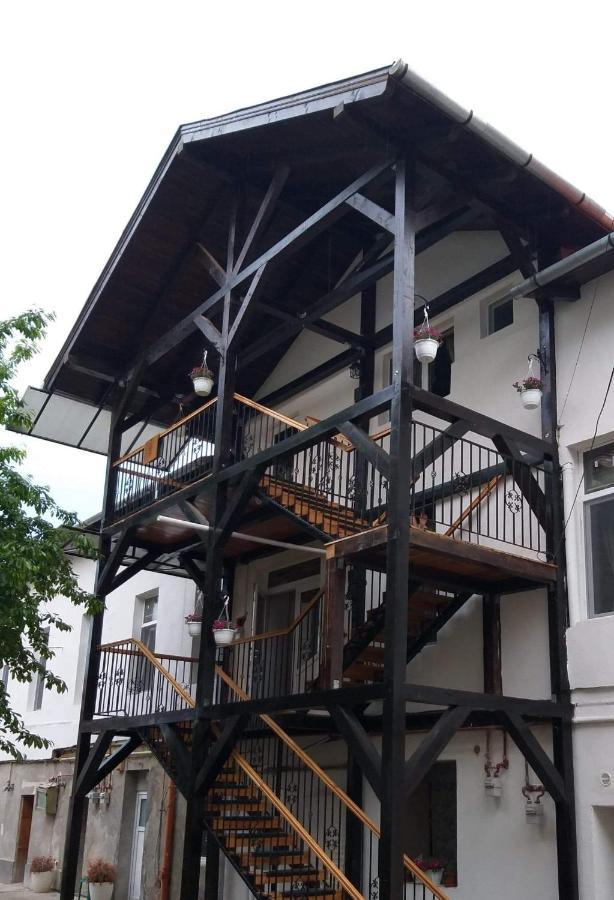 Kali Host Home Away From Home Târgu-Mureş エクステリア 写真